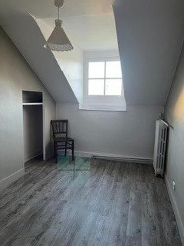 Maison à SABLE-SUR-SARTHE, 72300 - 5 pièces 110m²
