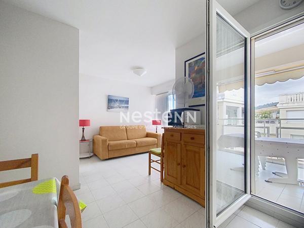 GOLFE JUAN - STUDIO 26m2 - TERRASSE - PISCINE- APERCU MER