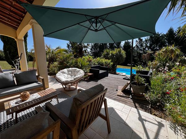 Maison contemporaine à vendre Saint Gein 20min de Mont de Marsan piscine garage