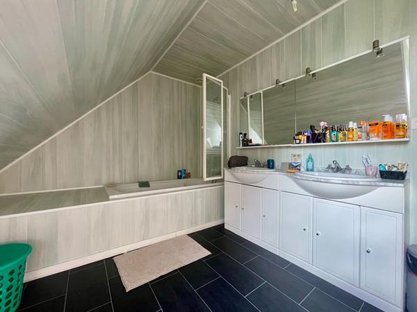 Maison 6 pièces – 128 m² environ à Saint-Lyphard (ref : 74505SN)