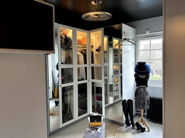 Magnifique maison familiale de caractère de 180M² avec piscine , idéalement située proche des écoles