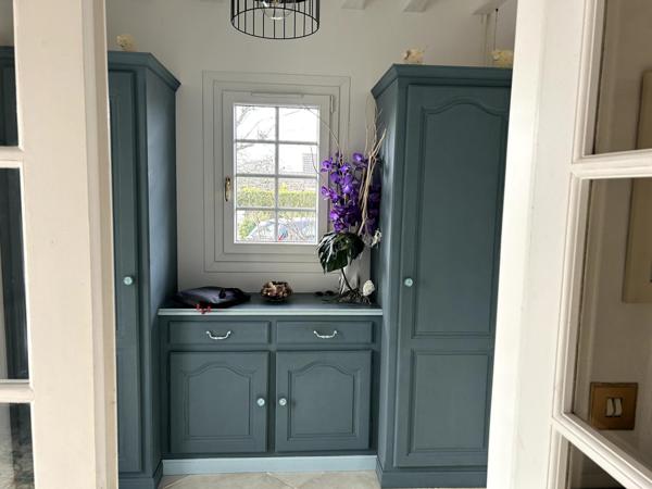 Magnifique maison familiale de caractère de 180M² avec piscine , idéalement située proche des écoles