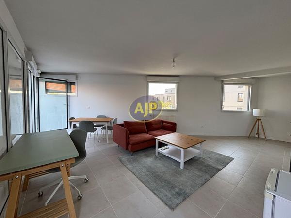 Appartement à louer Bordeaux : 3 pièces, 81m² avec 2 chambre(s) à 1 380€ - AJP Immobilier Bordeaux Saint-Augustin