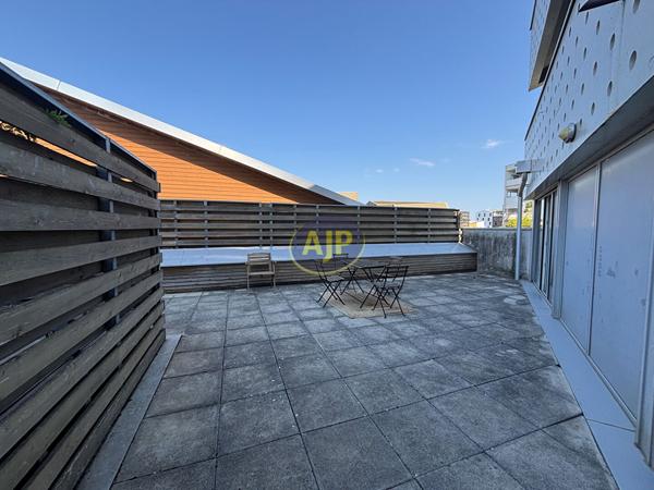 Appartement à louer Bordeaux : 3 pièces, 81m² avec 2 chambre(s) à 1 380€ - AJP Immobilier Bordeaux Saint-Augustin