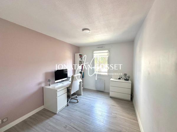 Marseille 09: Appartement T3 de 66m2-2ch avec grande terrasse