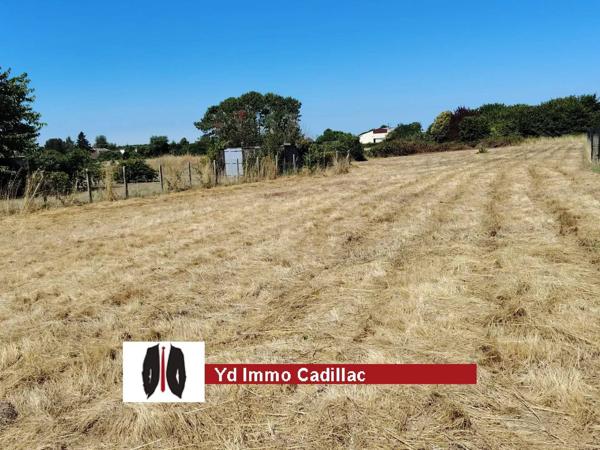 TERRAIN PLAT  DE 1786 m² VIABILISÉ