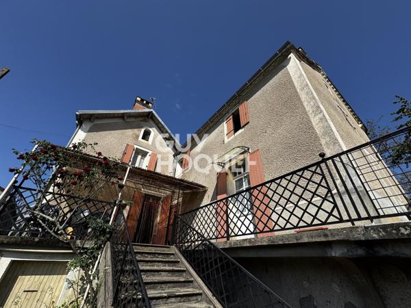 Maison familiale avec jardin et dépendances