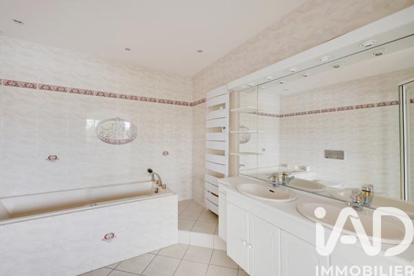 Appartement à vendre 4 pièces 102 m² Enghien-les-Bains