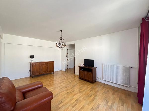 Appartement 4 pièces à Puteaux - quartier Boieldieu- Beau potentiel!