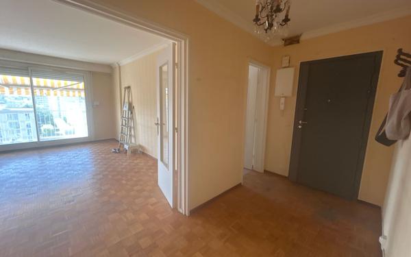 Appartement à vendre    5 pièces • 102,10 m2 Saint-Gratien