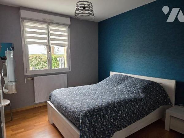 MOULAY, en lotissement pavillon de plain pied de 2 chambres.

Maison d'habitation comprenant:...