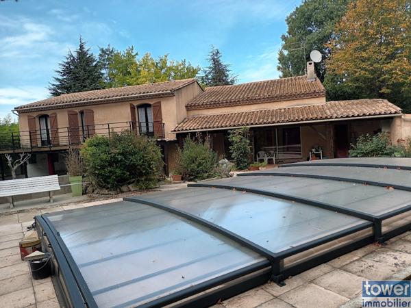 Villa 9 pièce(s) 6 chambre(s) 215 m²