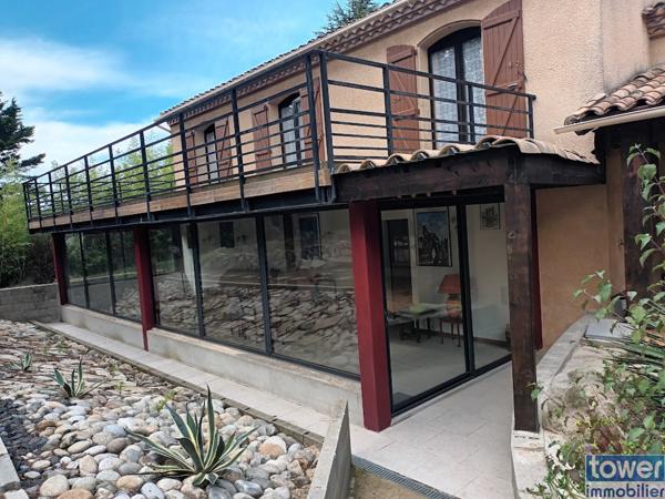 Villa 9 pièce(s) 6 chambre(s) 215 m²