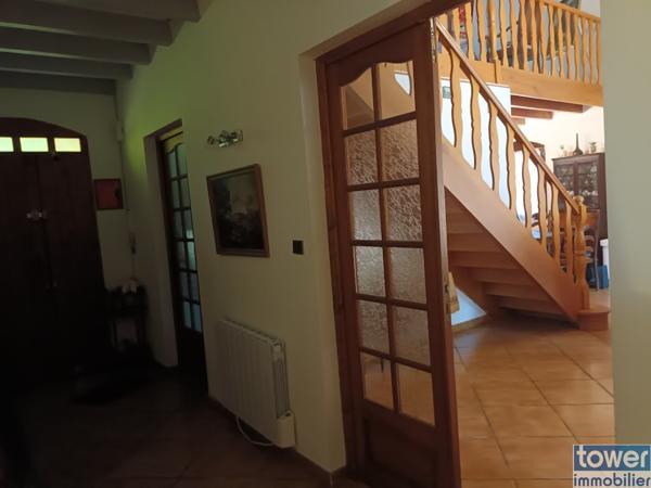 Villa 9 pièce(s) 6 chambre(s) 215 m²