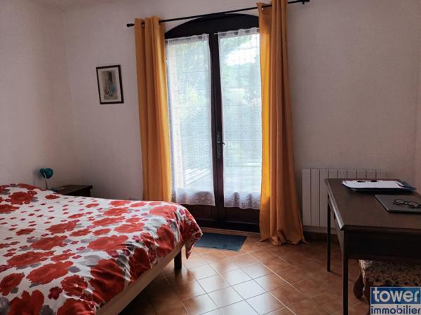 Villa 9 pièce(s) 6 chambre(s) 215 m²