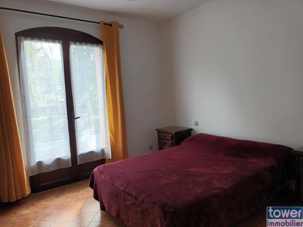 Villa 9 pièce(s) 6 chambre(s) 215 m²