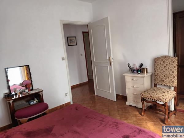 Villa 9 pièce(s) 6 chambre(s) 215 m²