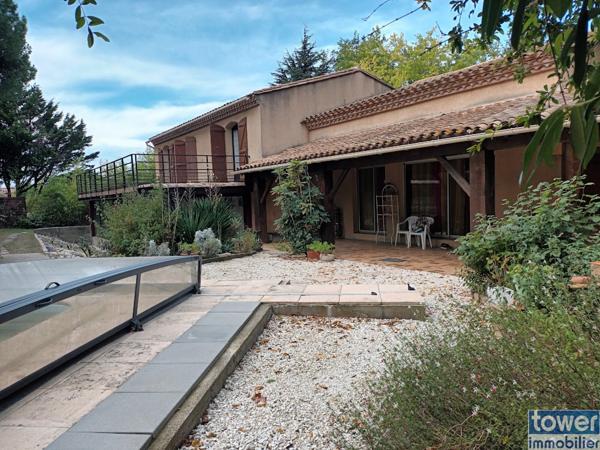 Villa 9 pièce(s) 6 chambre(s) 215 m²