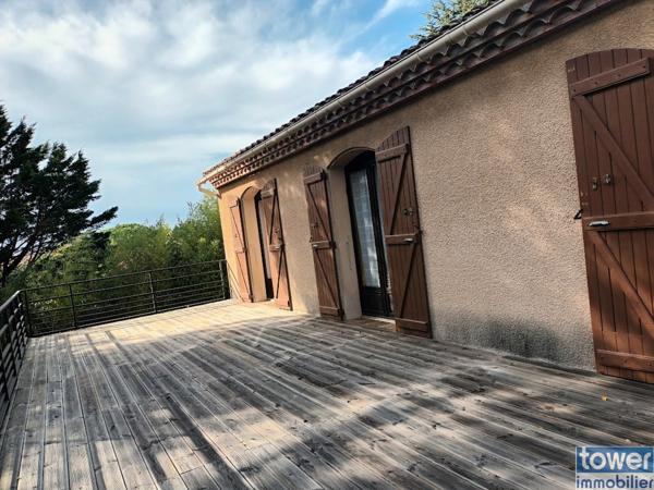 Villa 9 pièce(s) 6 chambre(s) 215 m²