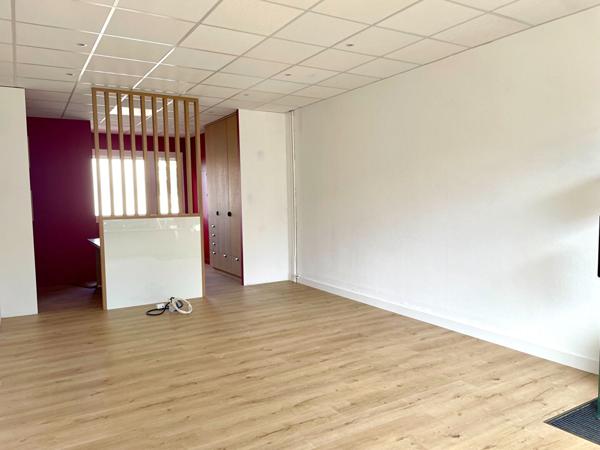 LOCAL COMERCIAL - AVENUE PASTEUR - DISPONIBLE DE SUITE