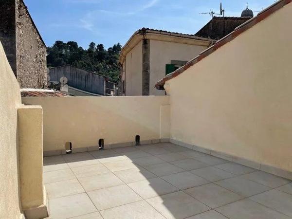 Location                                                      Appartement
                        
                     2 pièces                      70 m2                     à Lodève
