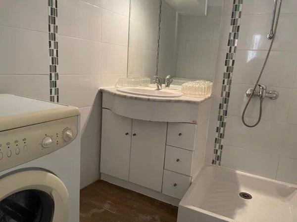 Location                                                      Appartement
                        
                     2 pièces                      70 m2                     à Lodève