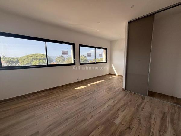 Vente                                                      Appartement
                        
                     4 pièces                      114 m2                     à Grosseto-Prugna