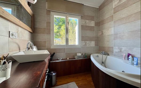 Maison à vendre    4 pièces •  Pézenas