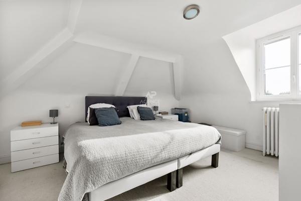 Maison Le Pecq 6 pièce(s) 170 m2 1 050 000 € ** - Référence 17811