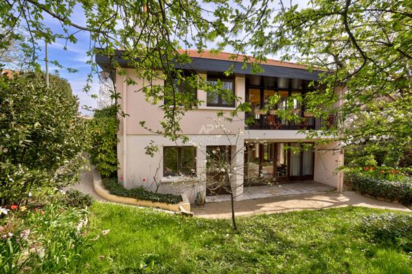 SEVRES RIVE DROITE - BRANCAS PARC DE SAINT-CLOUD 1 390 000 € ** - Référence 610-S