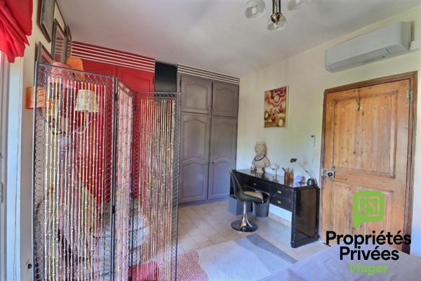 VIAGER OCCUPE - Maison de ville de caractère avec jardin et dépendances ? Alès