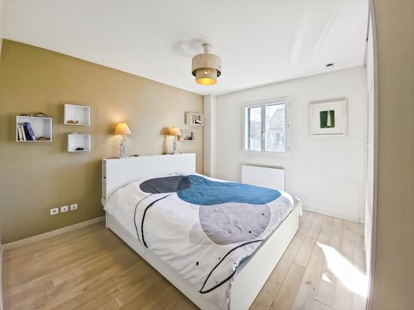 Sainte-Geneviève-des-Bois (91700) Belles prestations. Maison individuelle de 8 pièces / 5 chambres / sous-sol total / terrain sans vis-à-vis de