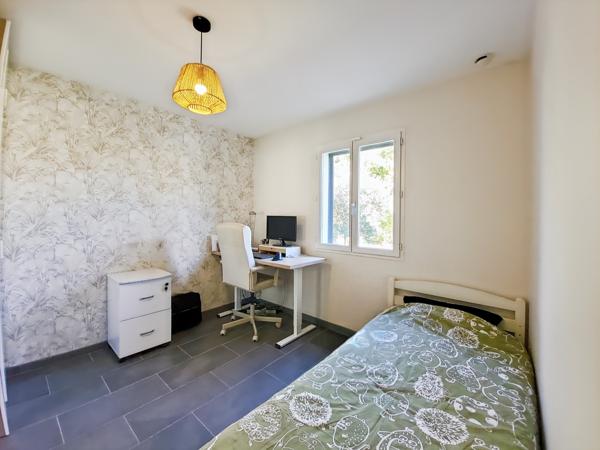 Sainte-Geneviève-des-Bois (91700) Belles prestations. Maison individuelle de 8 pièces / 5 chambres / sous-sol total / terrain sans vis-à-vis de