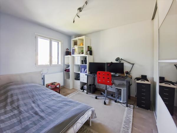 Sainte-Geneviève-des-Bois (91700) Belles prestations. Maison individuelle de 8 pièces / 5 chambres / sous-sol total / terrain sans vis-à-vis de