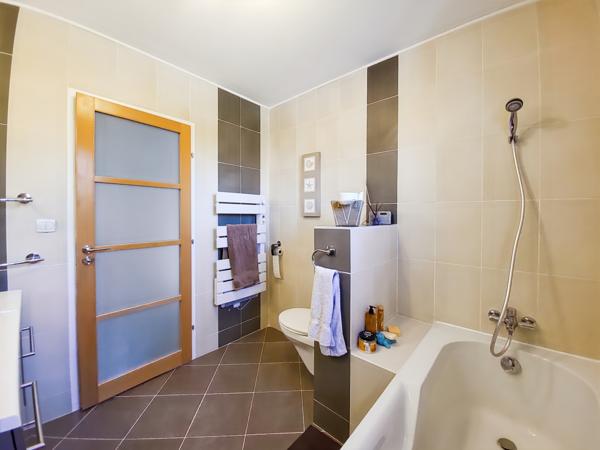 Sainte-Geneviève-des-Bois (91700) Belles prestations. Maison individuelle de 8 pièces / 5 chambres / sous-sol total / terrain sans vis-à-vis de