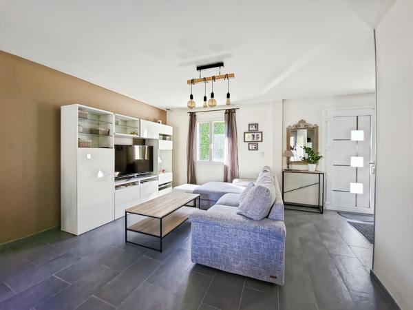 Sainte-Geneviève-des-Bois (91700) Belles prestations. Maison individuelle de 8 pièces / 5 chambres / sous-sol total / terrain sans vis-à-vis de