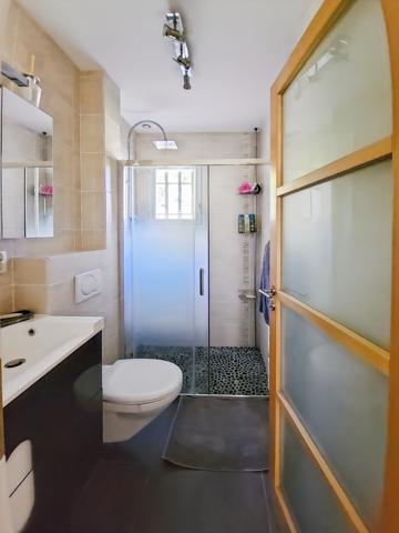 Sainte-Geneviève-des-Bois (91700) Belles prestations. Maison individuelle de 8 pièces / 5 chambres / sous-sol total / terrain sans vis-à-vis de