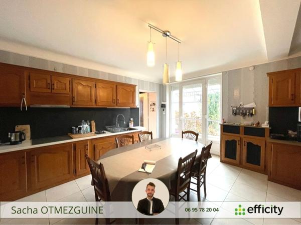 Maison 9 pièces - 245 m²