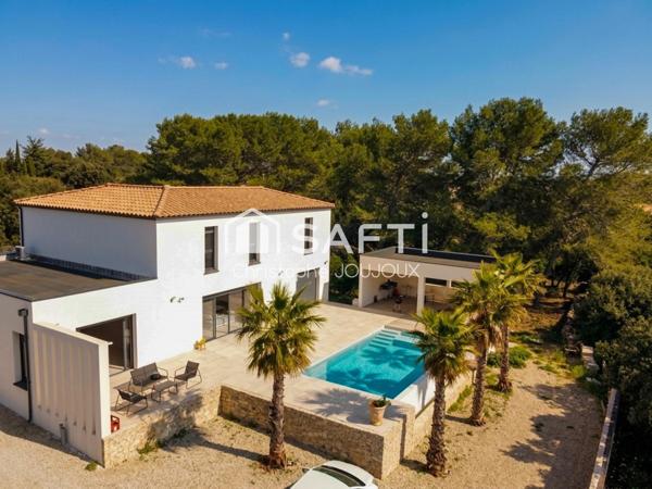 Spacieuse villa familiale avec piscine sans vis-à-vis à Nîmes