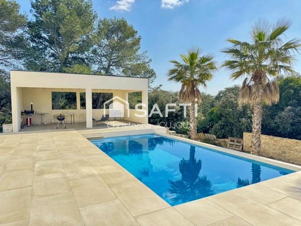 Spacieuse villa familiale avec piscine sans vis-à-vis à Nîmes