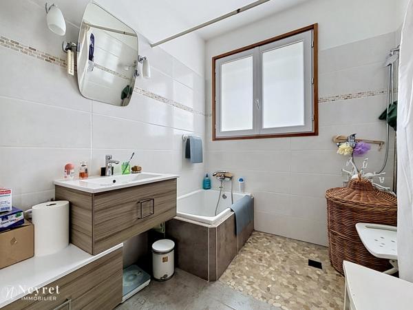 DÉCINES-CHARPIEU – Secteur Champs Blancs – Maison familiale 199 m² – 5 chambres – Terrain 771 m²