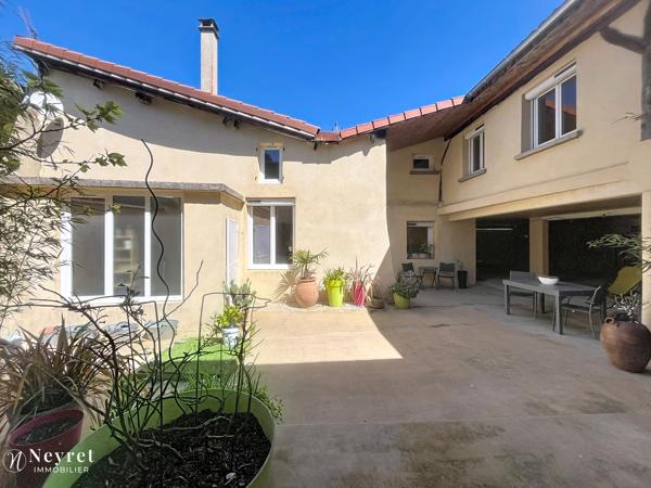 Ancien corps de ferme rénové avec cachet – 188 m² – Solaize, à 20 mn de Lyon