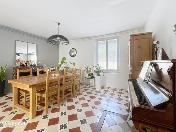 Ancien corps de ferme rénové avec cachet – 188 m² – Solaize, à 20 mn de Lyon