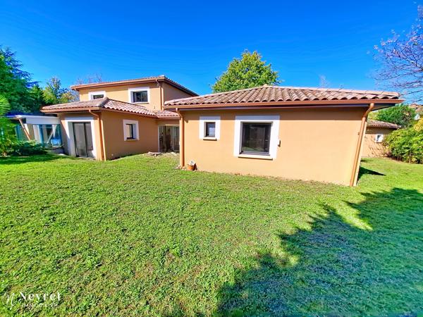 Rare : Maison d'architecte d'exception de 308 m² sur son terrain paysagé de 2546 m²