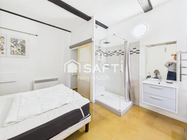 PROPRIETE UNIQUE OU GÎTE AVEC PISCINE VUE IMPRENABLE