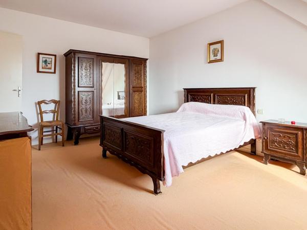 Maison à CHANGE, 72560 - 5 pièces 148m²