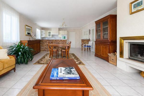 Maison à CHANGE, 72560 - 5 pièces 148m²