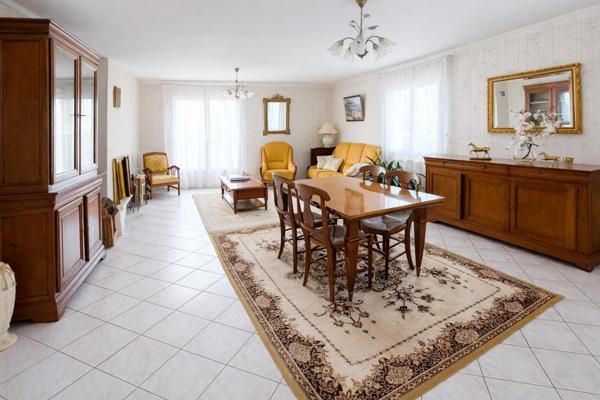 Maison à CHANGE, 72560 - 5 pièces 148m²