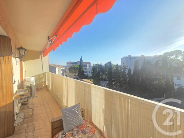Appartement F4 à vendre  4 pièces - 82 m 2   TOULON  - 83