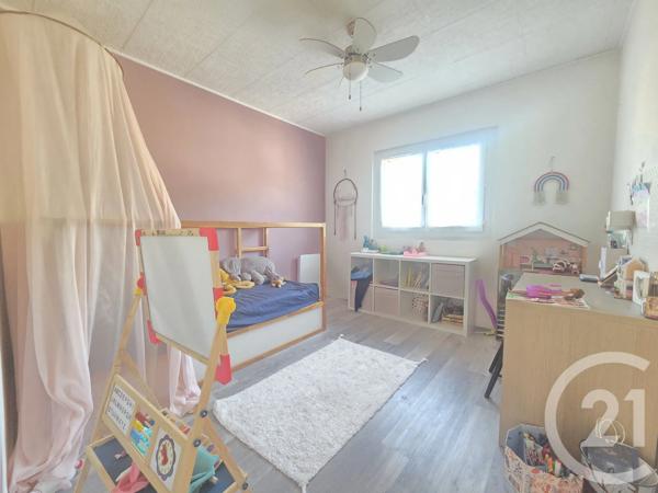 Appartement F4 à vendre  4 pièces - 82 m 2   TOULON  - 83
